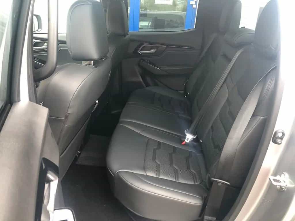 Isuzu D-Max Double Cab 4x4 V-Cross MT +Offroad+Winde+ 06/2025-photo-17