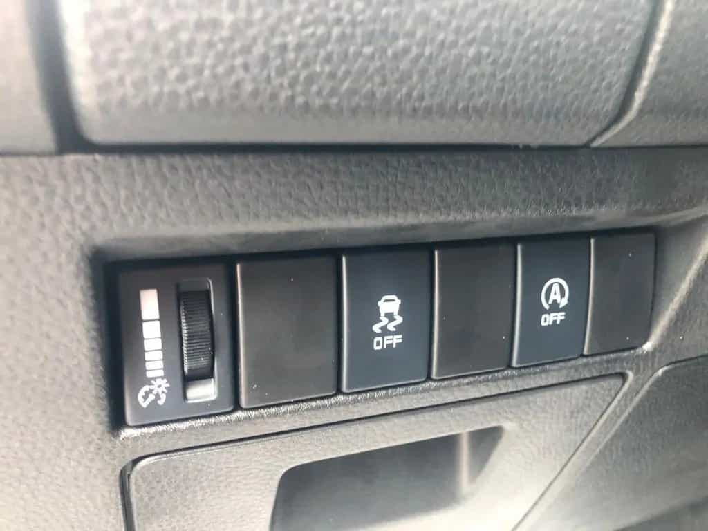 Isuzu D-Max Double Cab 4x4 V-Cross MT +Offroad+Winde+ 06/2025-photo-19