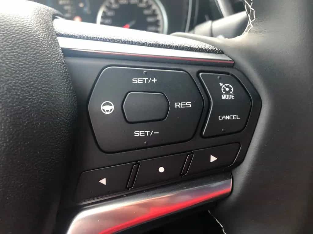 Isuzu D-Max Double Cab 4x4 V-Cross MT +Offroad+Winde+ 06/2025-photo-23
