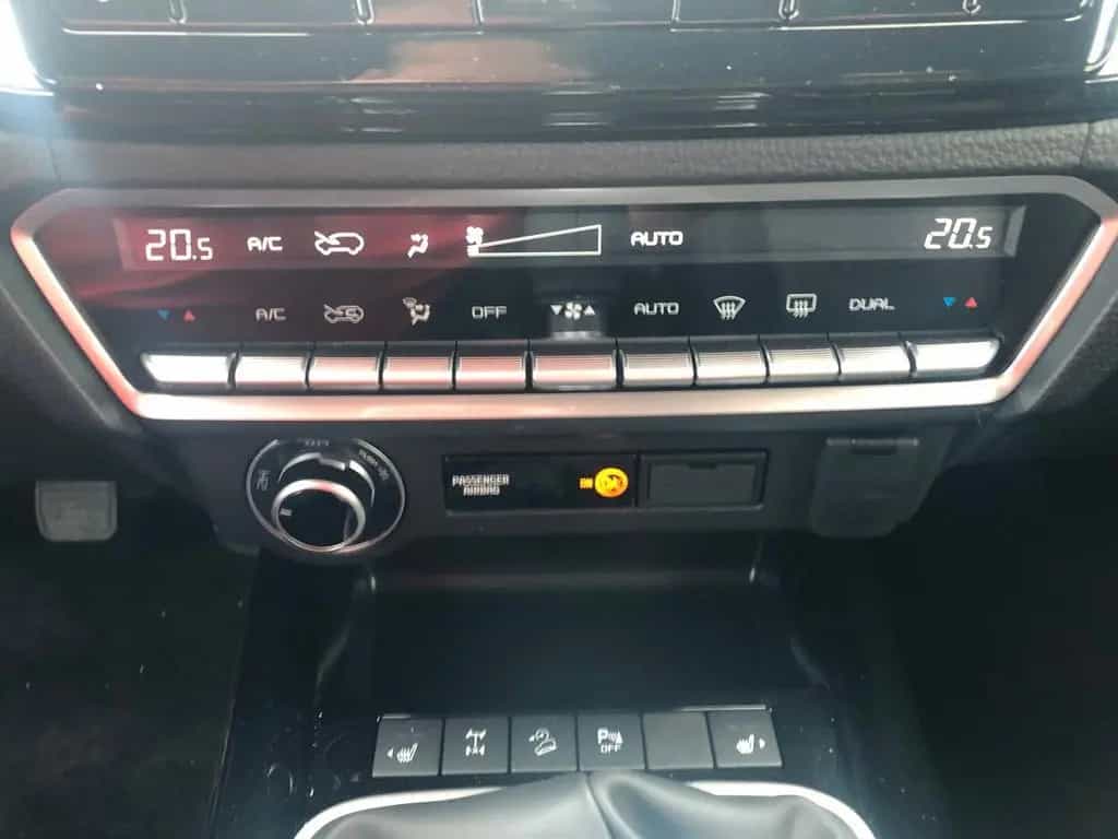 Isuzu D-Max Double Cab 4x4 V-Cross MT +Offroad+Winde+ 06/2025-photo-25