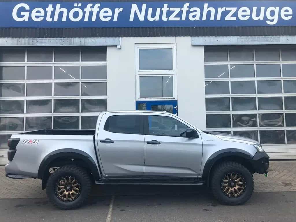 Isuzu D-Max Double Cab 4x4 V-Cross MT +Offroad+Winde+ 06/2025-photo-9