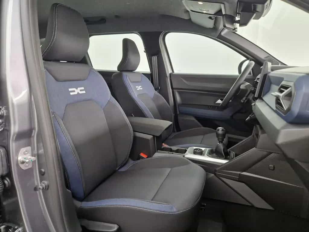 Dacia Bigster Expression TCe 130 4x4 Winterpaket 09/2025-photo-11