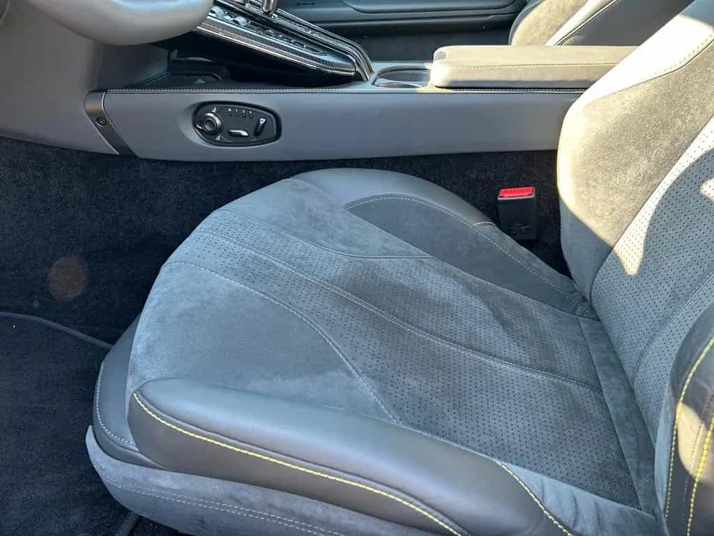 Aston Martin V8 Vantage Vantage V8 Vollausstattung Carbon 08/2024-photo-9