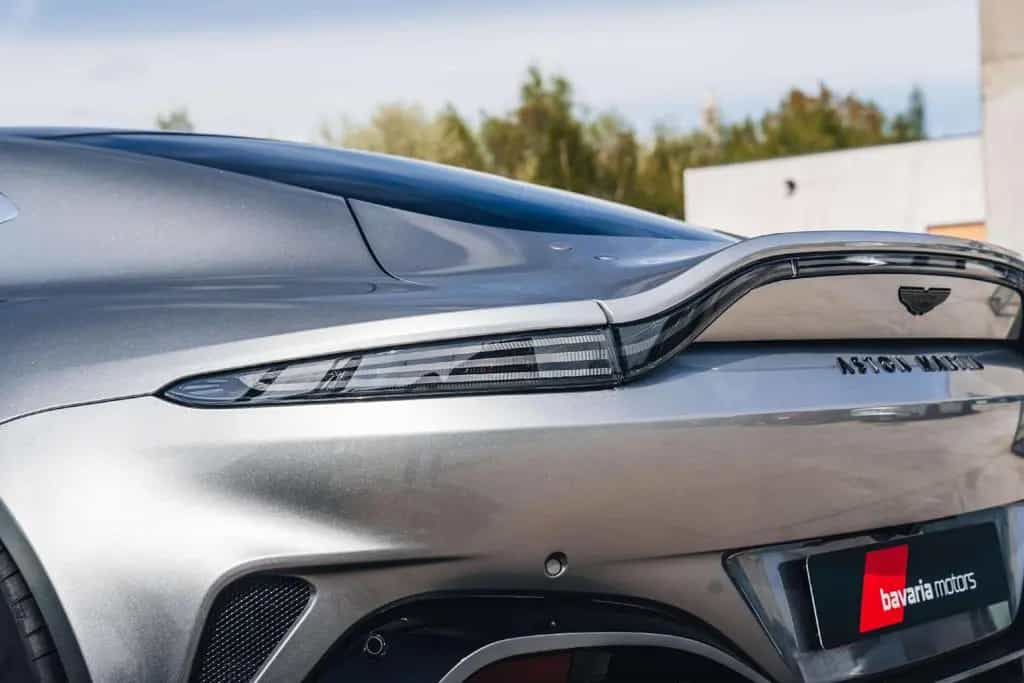 Aston Martin Other Vantage V12 Coupé / 1 of 333 / Aluminite   Ch. R 07/2024-photo-12