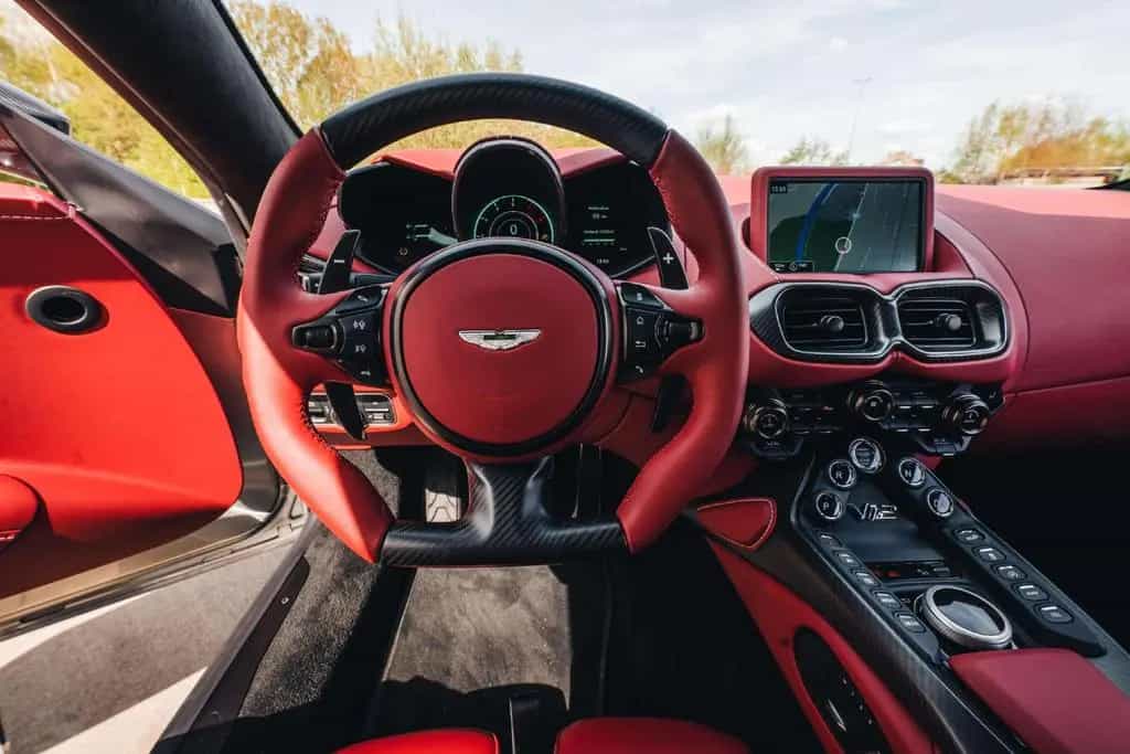 Aston Martin Other Vantage V12 Coupé / 1 of 333 / Aluminite   Ch. R 07/2024-photo-18