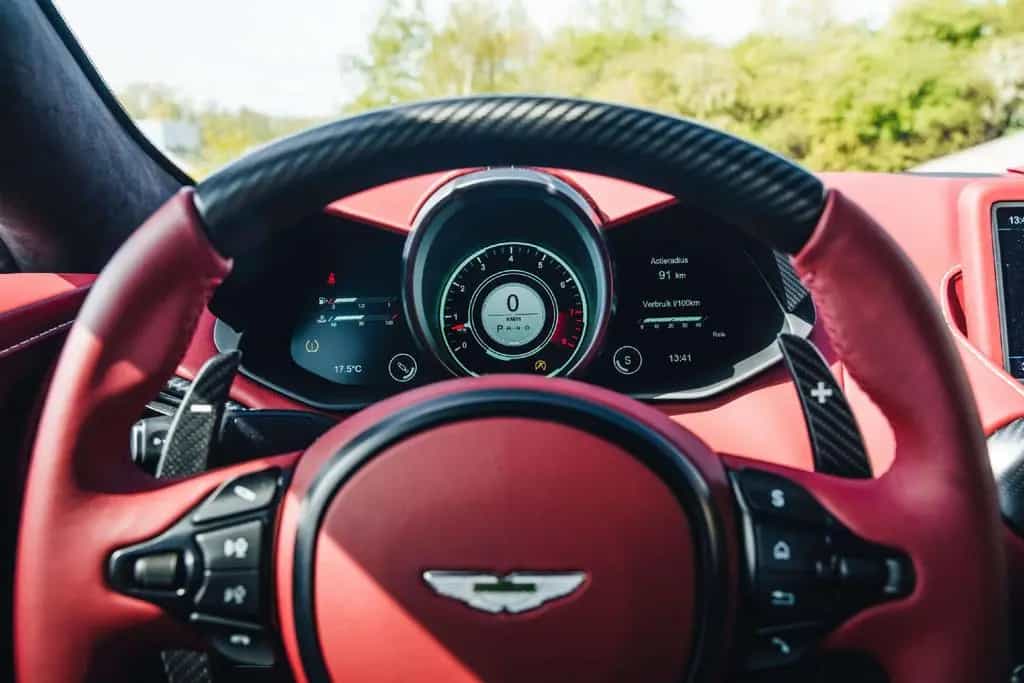 Aston Martin Other Vantage V12 Coupé / 1 of 333 / Aluminite   Ch. R 07/2024-photo-20