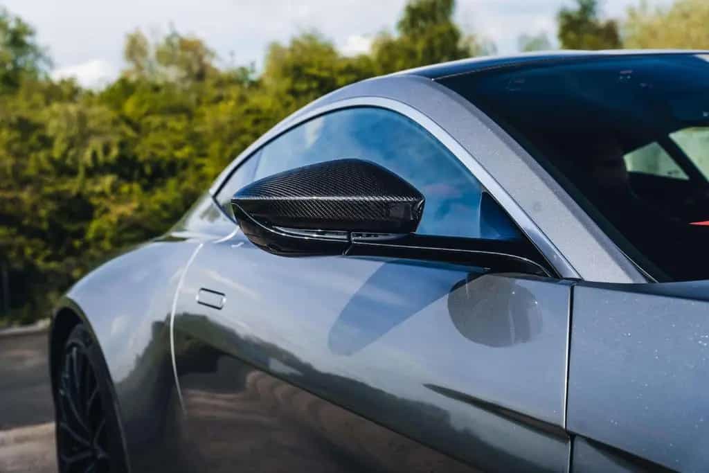 Aston Martin Other Vantage V12 Coupé / 1 of 333 / Aluminite   Ch. R 07/2024-photo-6