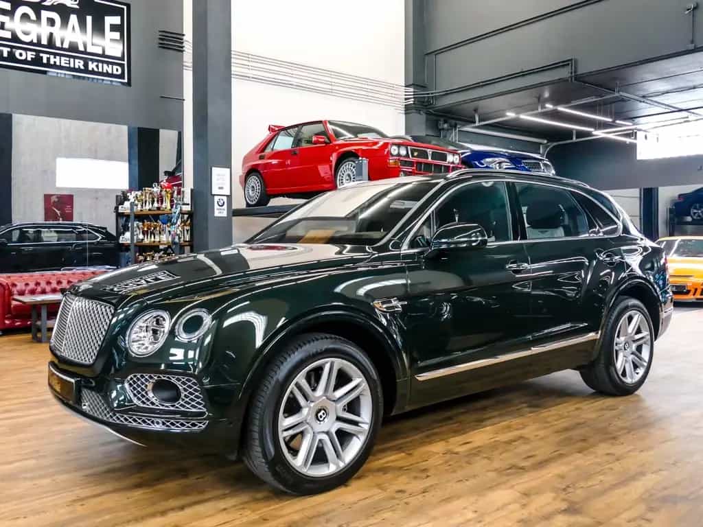 Bentley Bentayga 6.0 W12 Mulliner 4WD Autom. 01/2018-photo-0