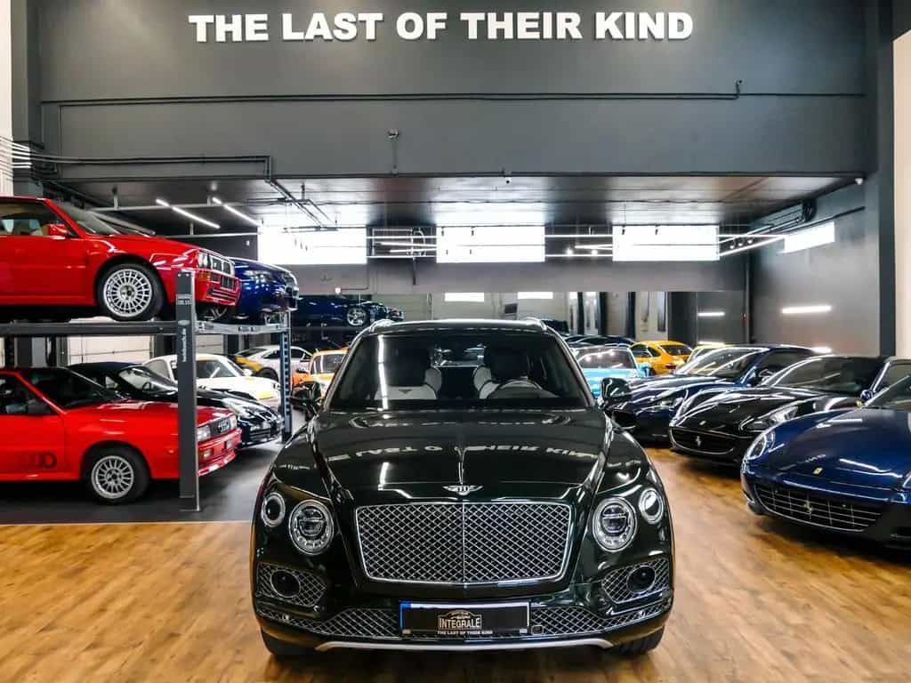 Bentley Bentayga 6.0 W12 Mulliner 4WD Autom. 01/2018-photo-1