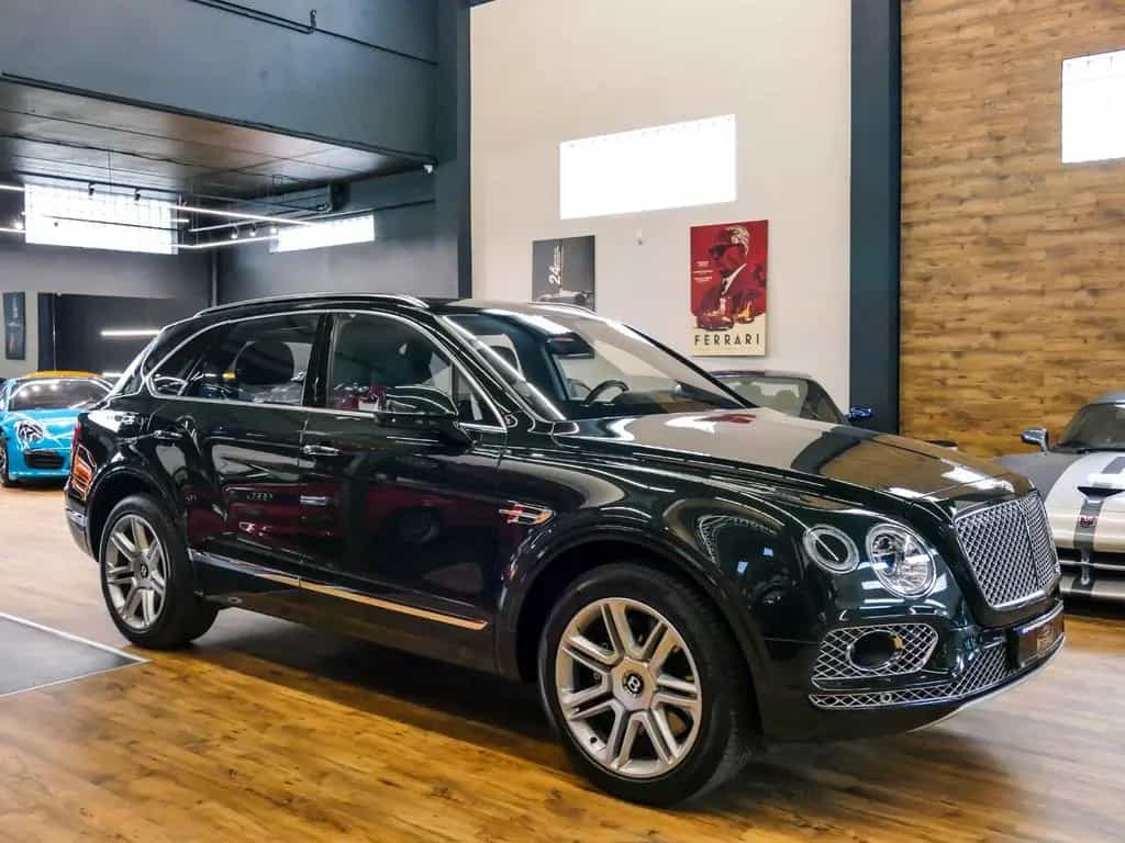 Bentley Bentayga 6.0 W12 Mulliner 4WD Autom. 01/2018-photo-2