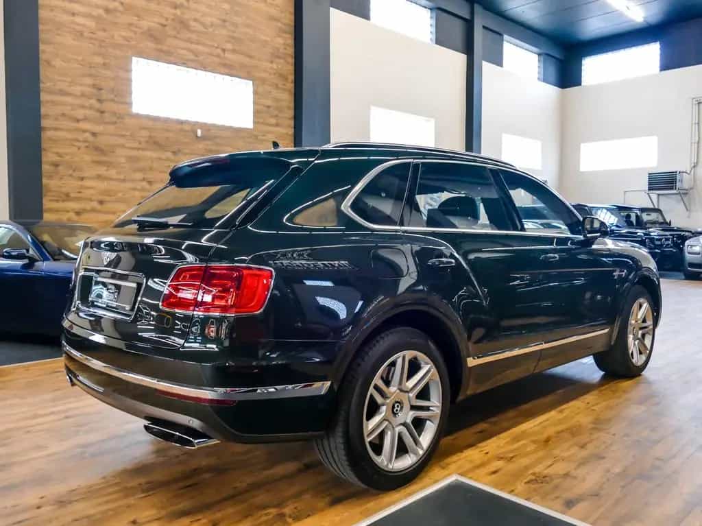 Bentley Bentayga 6.0 W12 Mulliner 4WD Autom. 01/2018-photo-3