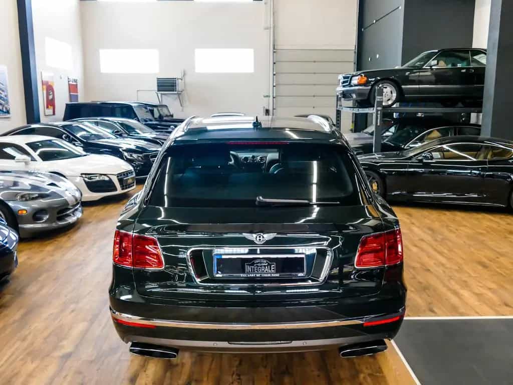 Bentley Bentayga 6.0 W12 Mulliner 4WD Autom. 01/2018-photo-4
