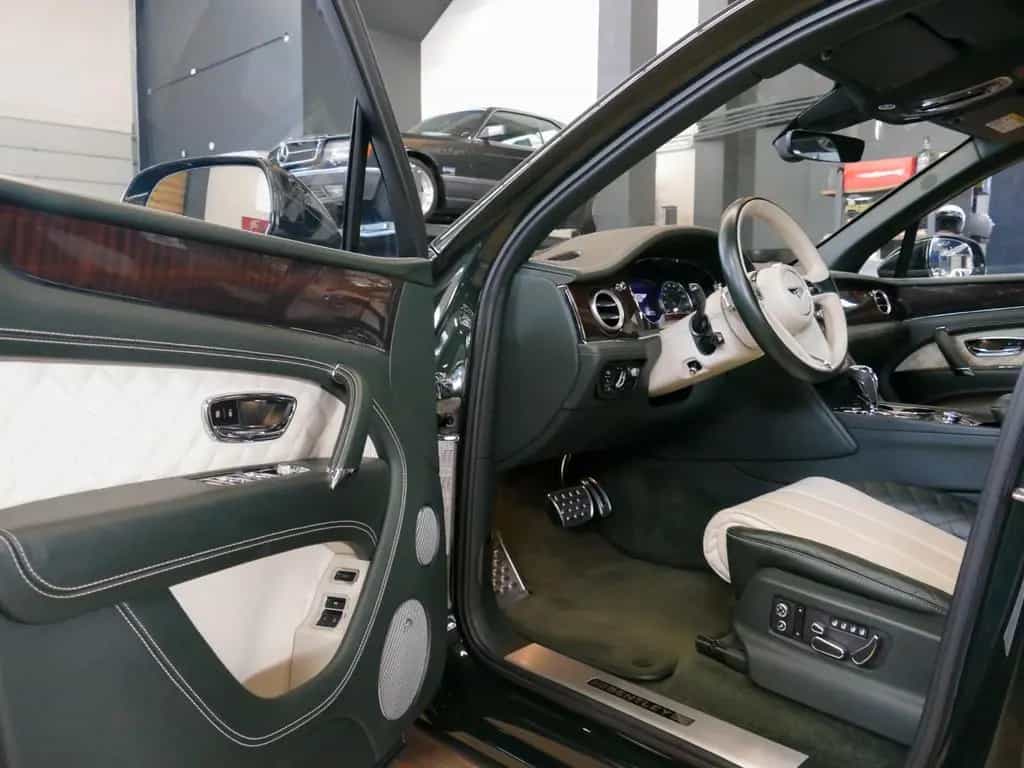 Bentley Bentayga 6.0 W12 Mulliner 4WD Autom. 01/2018-photo-6