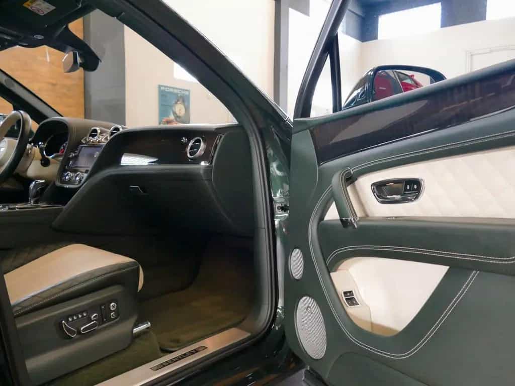 Bentley Bentayga 6.0 W12 Mulliner 4WD Autom. 01/2018-photo-9