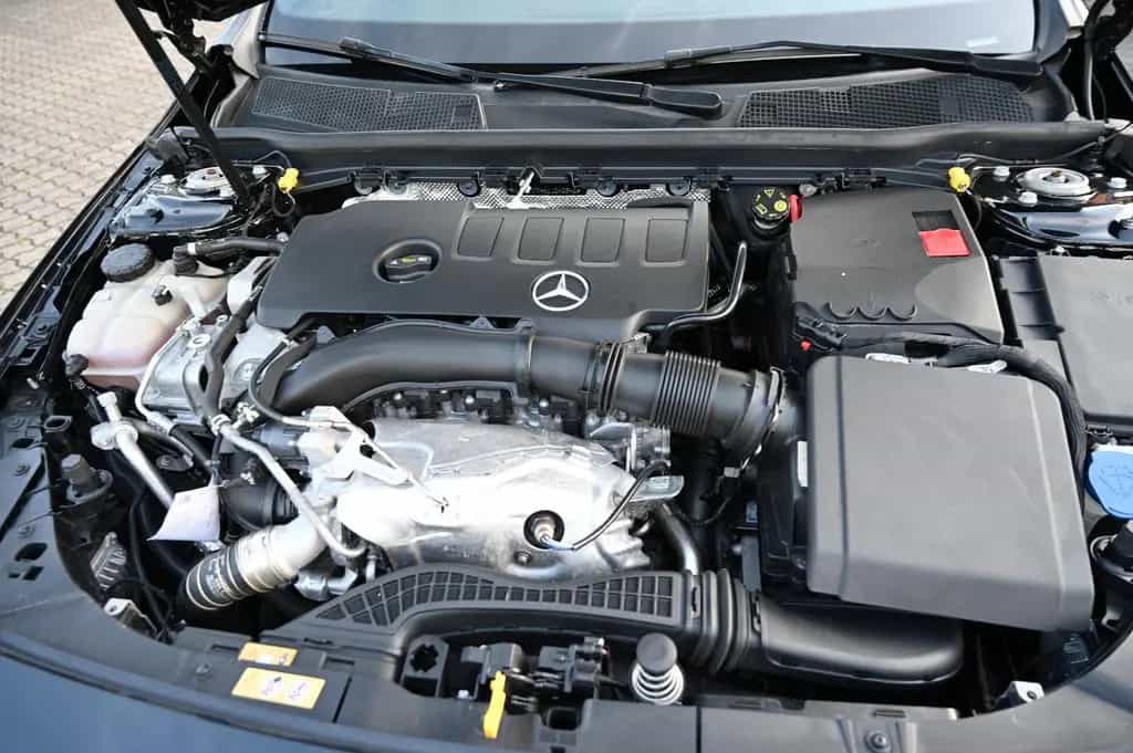 Mercedes-Benz A-Class 250 AMG Line Navi Leder LED PDC 07/2020-photo-21