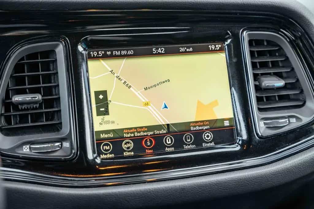 Dodge Challenger 5,7 Hemi NAV ALPINE KAMERA 03/2021-photo-25