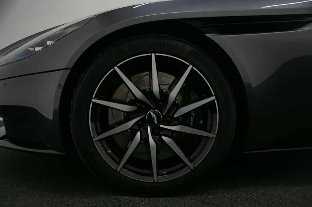 Aston Martin DB11 4.0 V8 Volante 05/2019-photo-8