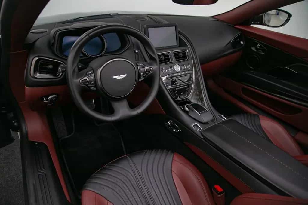 Aston Martin DB11 4.0 V8 Volante 05/2019-photo-9