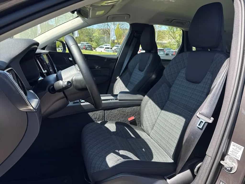 Volvo XC60 Core B5 AWD Digitales Cockpit Soundsystem L 12/2024-photo-11