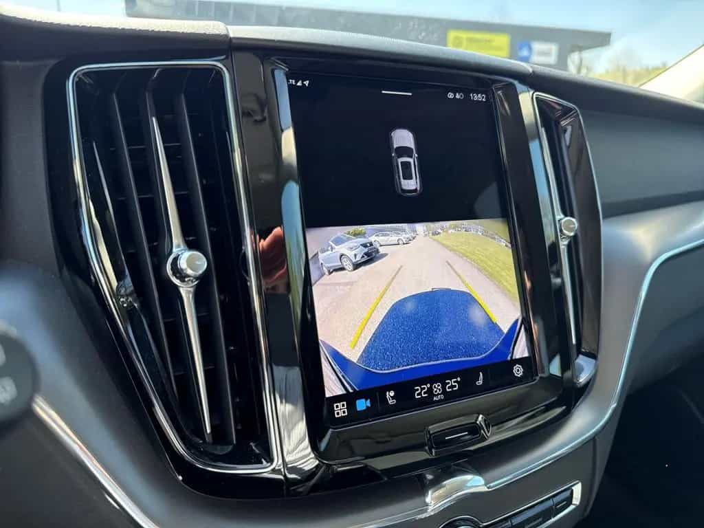 Volvo XC60 Core B5 AWD Digitales Cockpit Soundsystem L 12/2024-photo-15