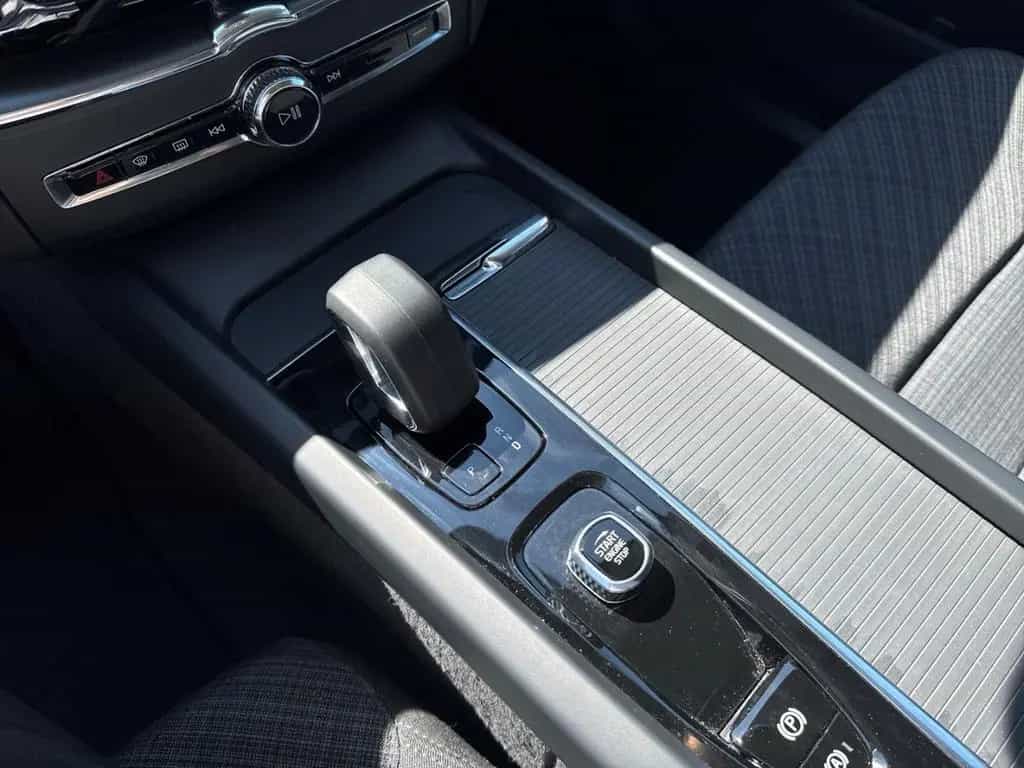 Volvo XC60 Core B5 AWD Digitales Cockpit Soundsystem L 12/2024-photo-17