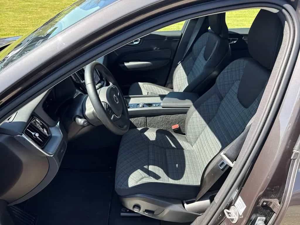 Volvo XC60 Core B5 AWD Digitales Cockpit Soundsystem L 12/2024-photo-5