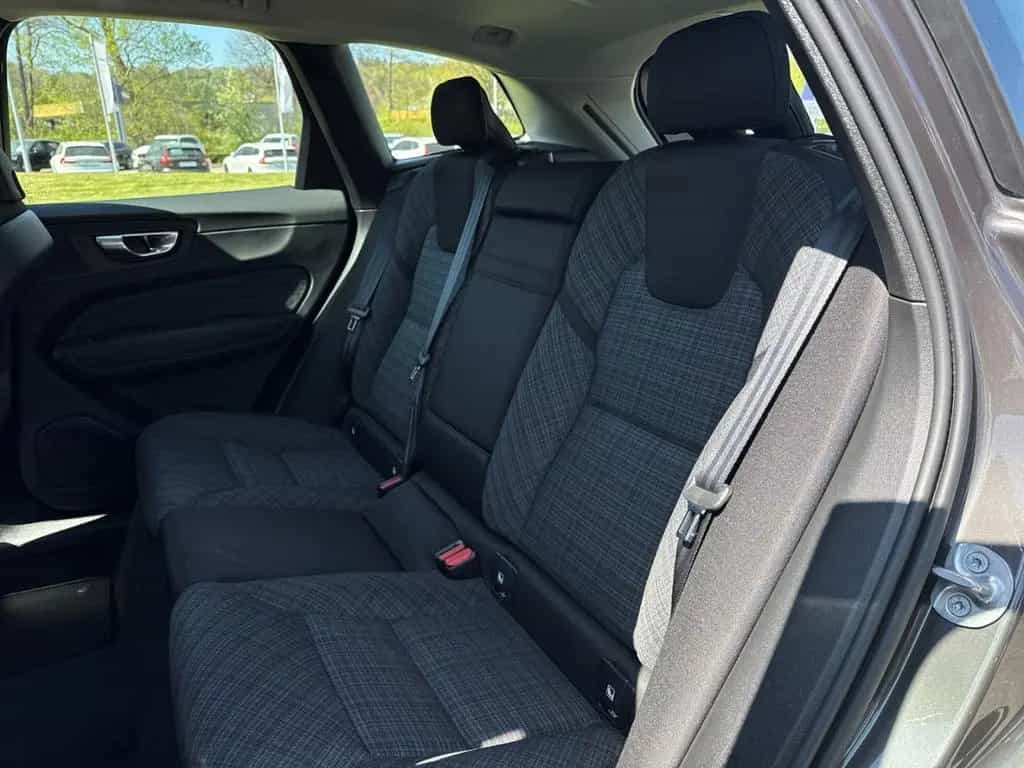 Volvo XC60 Core B5 AWD Digitales Cockpit Soundsystem L 12/2024-photo-6