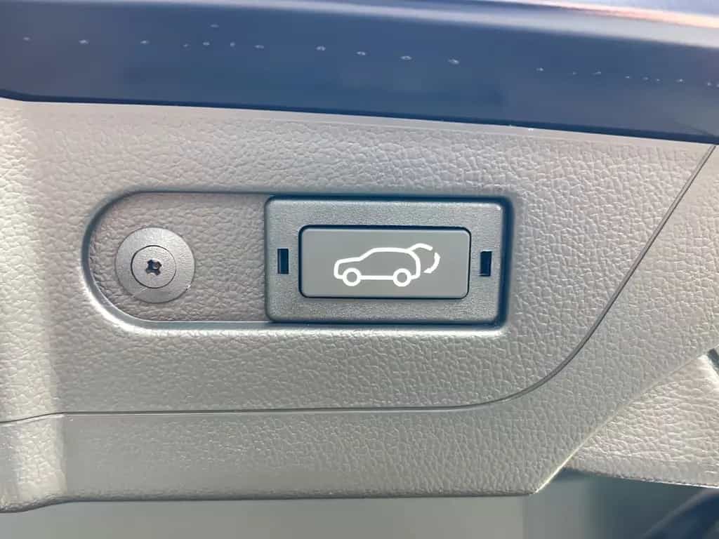 Ssangyong REXTON Sapphire 2.2 D 8AT 4WD/360°KAMERA/7-Si./ 04/2025-photo-15