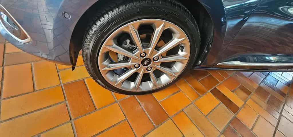 Ford Fiesta 5-Türer 1.0 EcoBoost Aut. VIGNALE Navi Pa 08/2019-photo-4