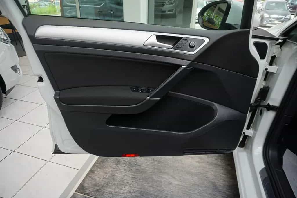 Volkswagen Golf VII Variant Cup BI-XENON, STANDHEIZUNG, PDC 11/2014-photo-18