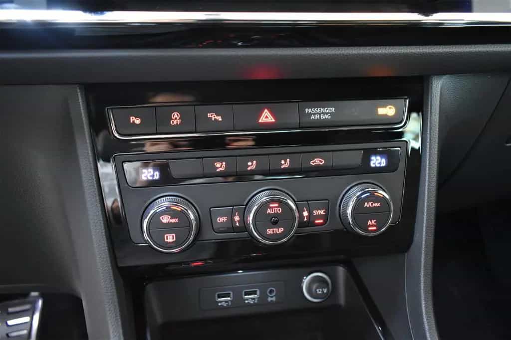 Cupra Ateca + 4Drive+LED+Navi+360°Kamera+Keyless 03/2020-photo-18