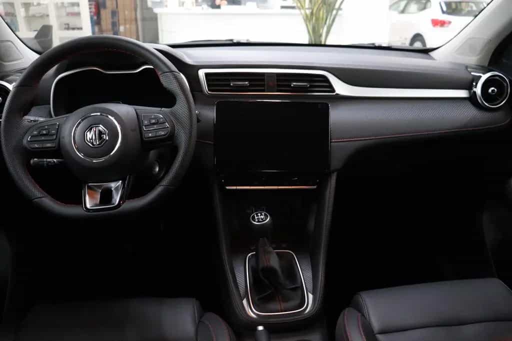 MG ZS 1.5 Luxury Leder SHZ Navi 360° Virtual SOFORT 04/2025-photo-6