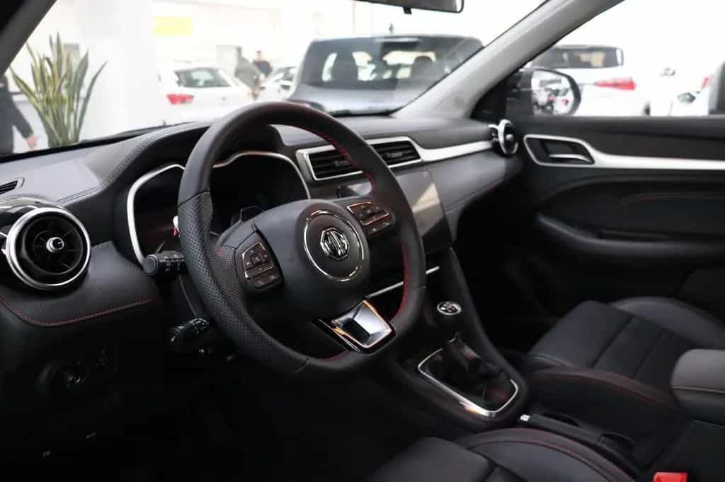 MG ZS 1.5 Luxury Leder SHZ Navi 360° Virtual SOFORT 04/2025-photo-9