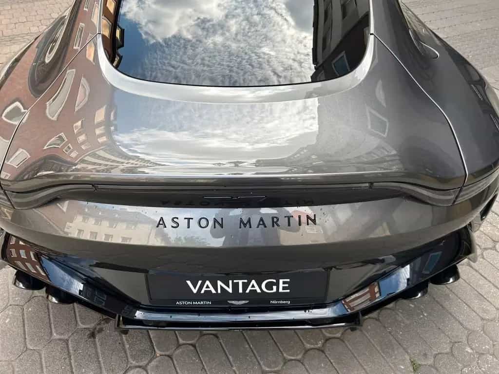 Aston Martin V8 Vantage 10/2024-photo-14