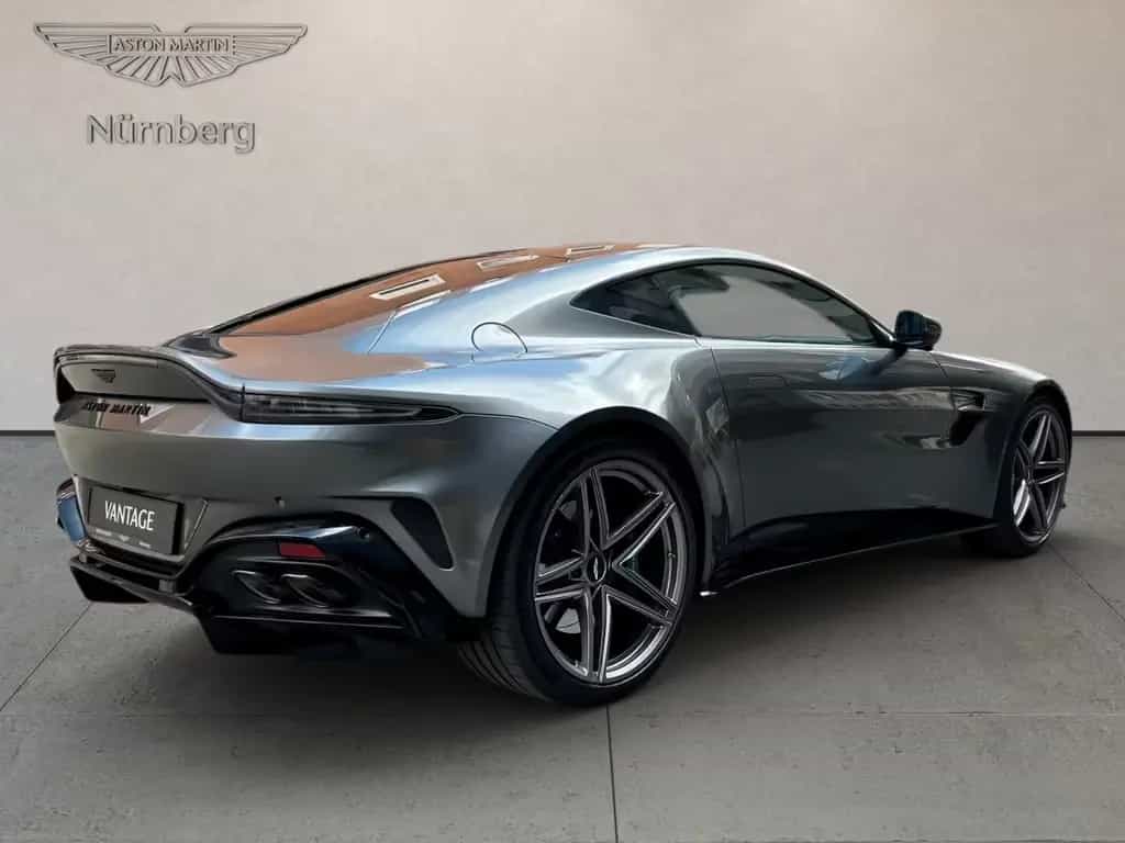 Aston Martin V8 Vantage 10/2024-photo-3