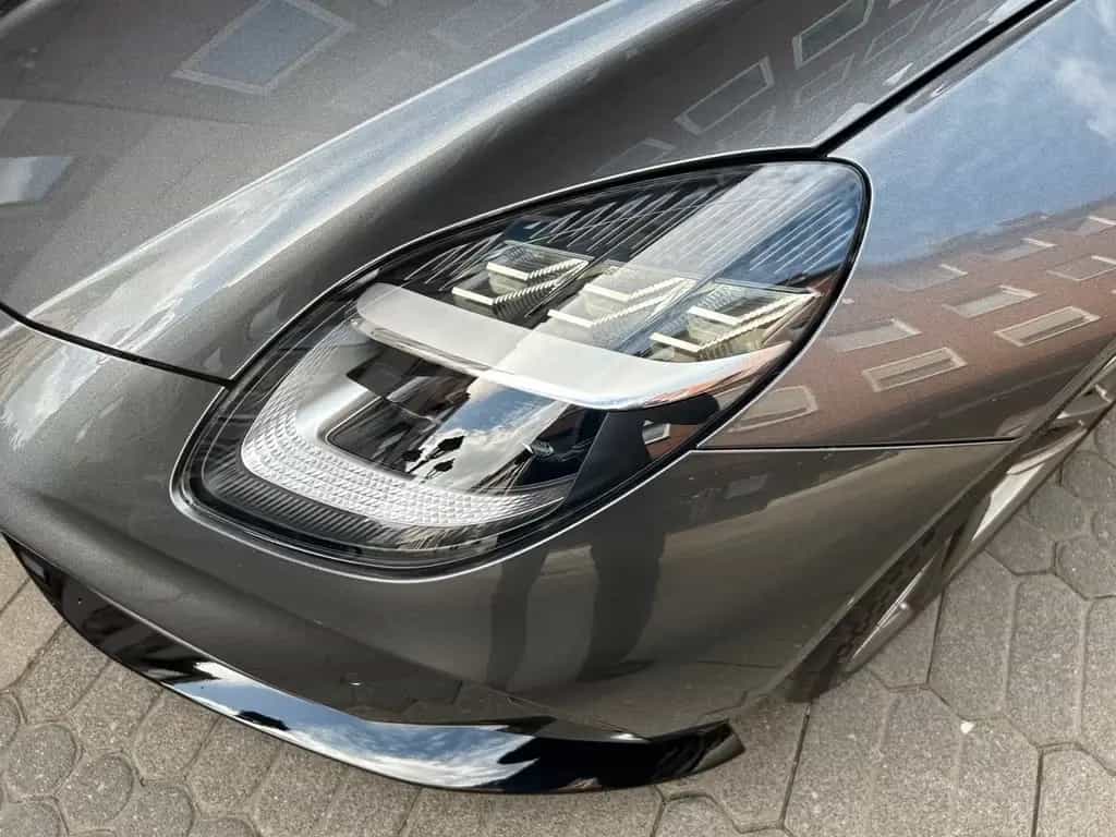 Aston Martin V8 Vantage 10/2024-photo-6