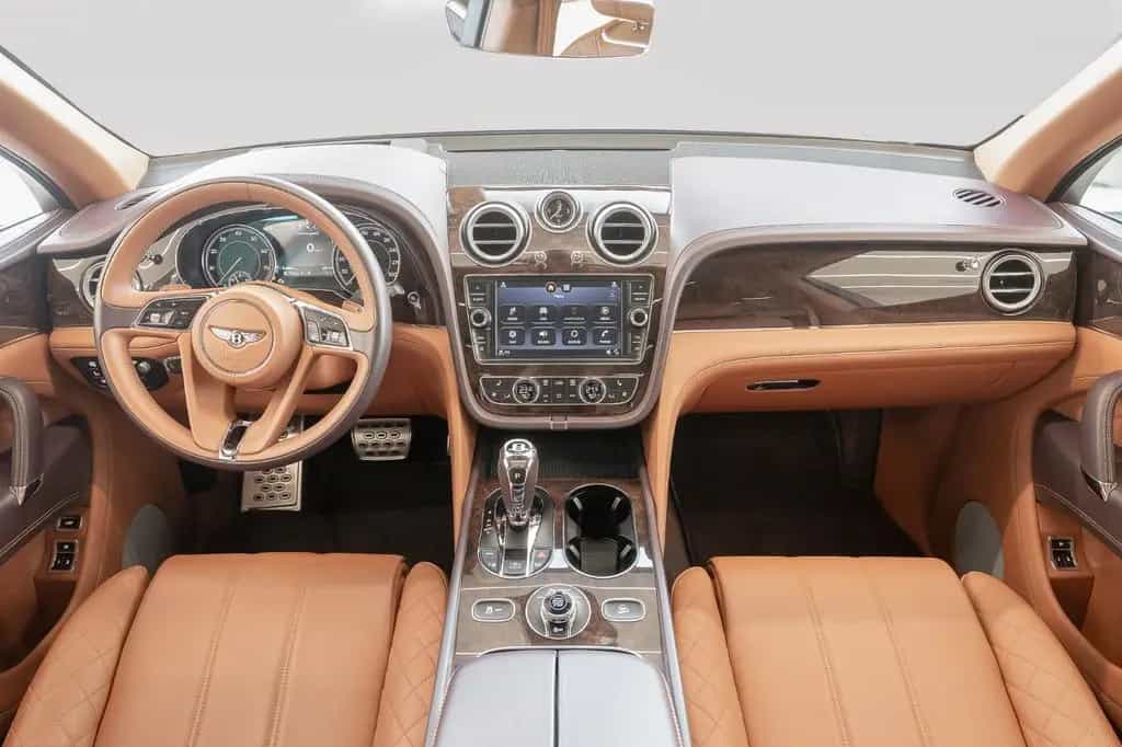 Bentley Bentayga W12 - City - Touring - Sunshine Spec. 08/2016-photo-10