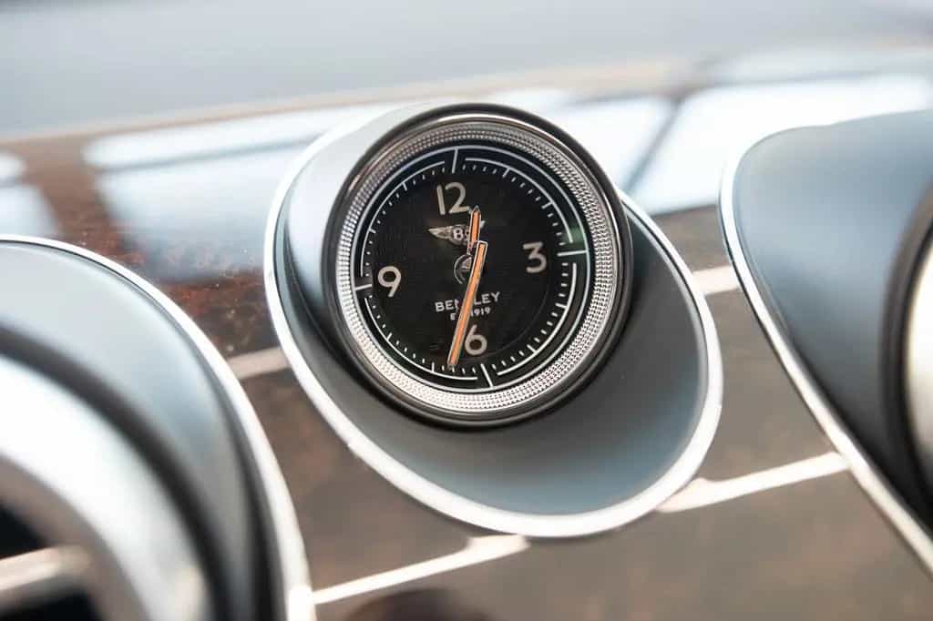 Bentley Bentayga W12 - City - Touring - Sunshine Spec. 08/2016-photo-16