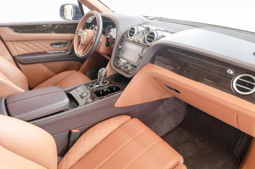 Bentley Bentayga W12 - City - Touring - Sunshine Spec. 08/2016-photo-22