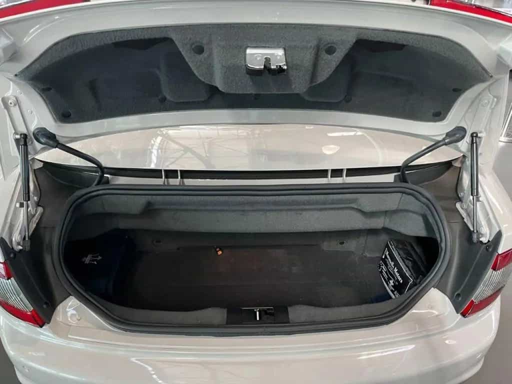Maserati GranCabrio 4.7 V8 MC Centenario 1 of 203 12/2017-photo-11