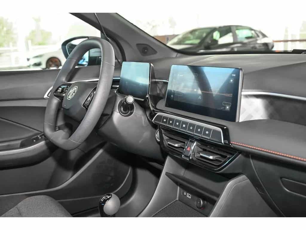 MG MG3 3 1.5L 5MT COM MY24.5 Navi Digitales Cockpit 04/2025-photo-7