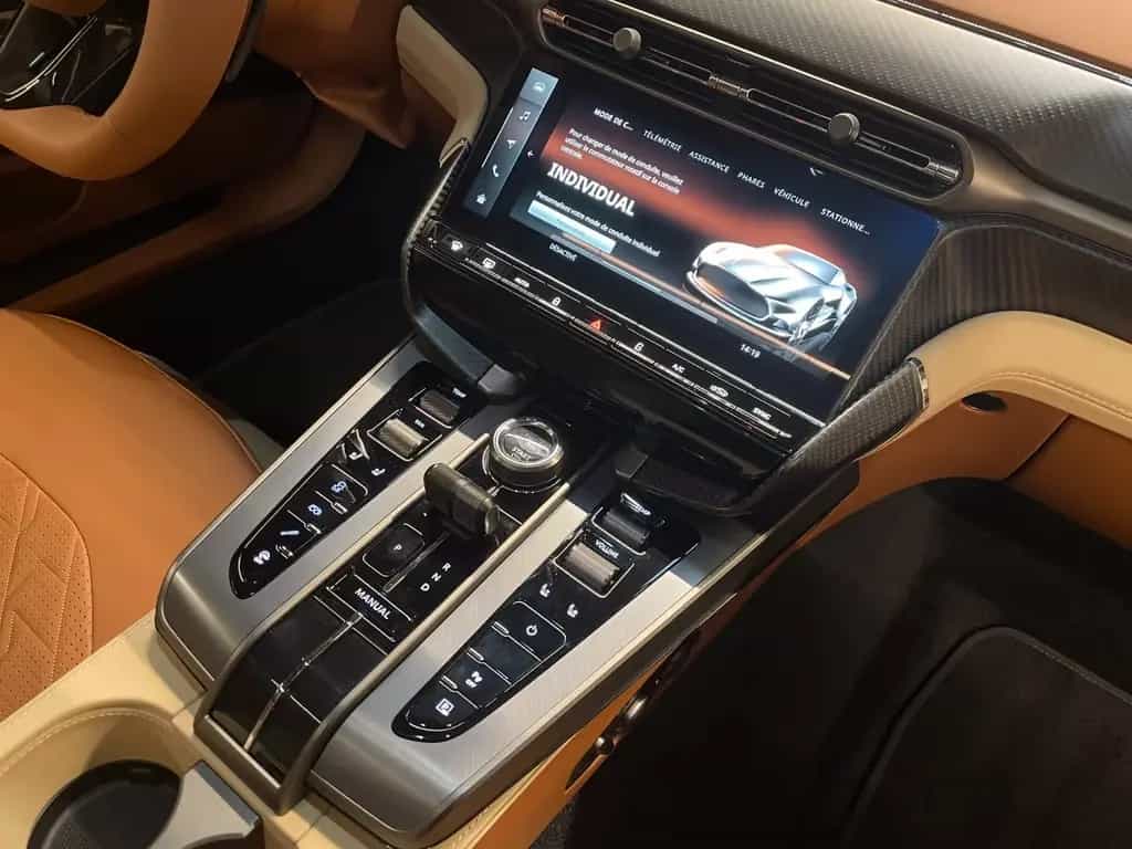 Aston Martin Vanquish | Aston Martin Brussels null-photo-19