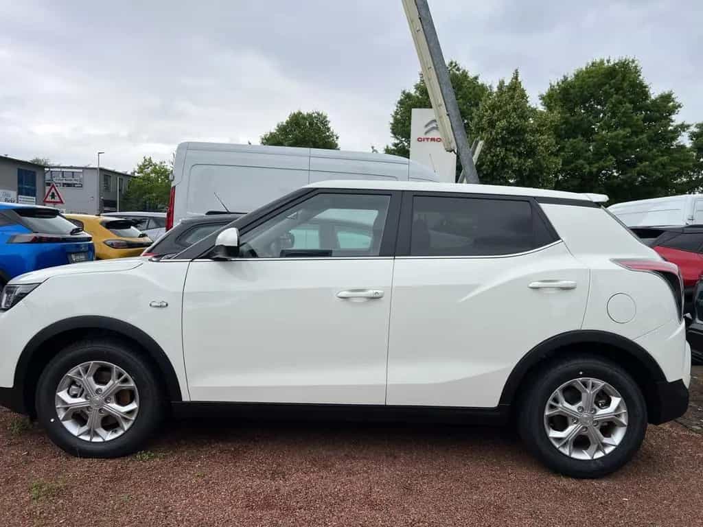 KGM Tivoli Nomad MT Navi CarPlay DAB SHZ Spurhalte. 11/2025-photo-1