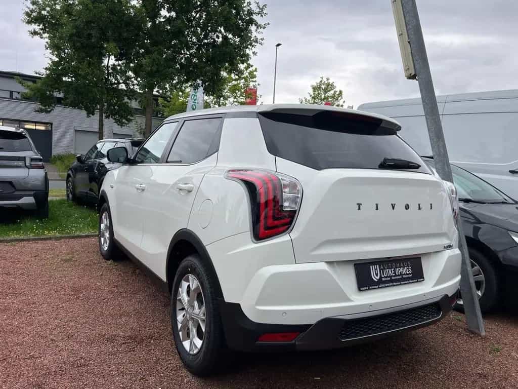 KGM Tivoli Nomad MT Navi CarPlay DAB SHZ Spurhalte. 11/2025-photo-2