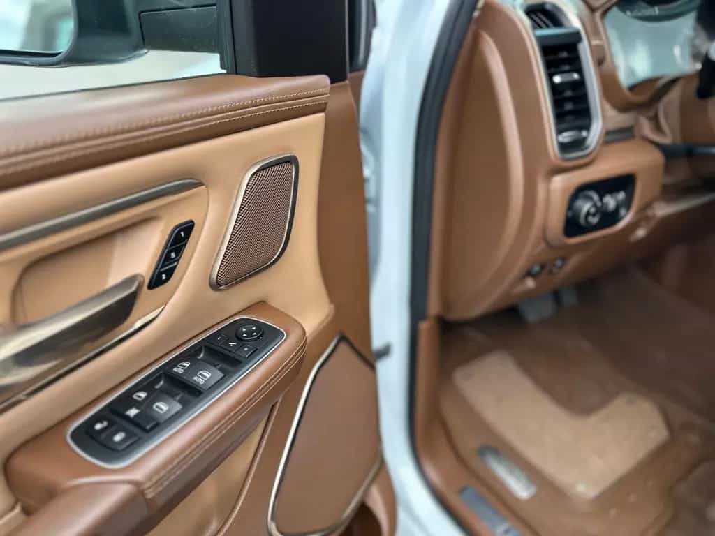 Dodge RAM1500 5,7 Longhorn+Sporthaube+Bed Step 09/2020-photo-8