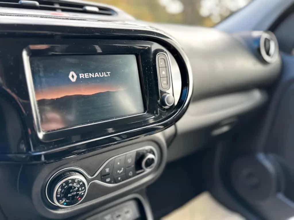 Renault Twingo Urban Night*Faltdach*Navi*Kamera*Temp*SHZ 08/2022-photo-13