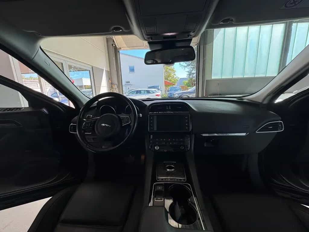 Jaguar F-Pace Prestige AWD /Leder/Kamera/4x Sitzheizung 10/2016-photo-14