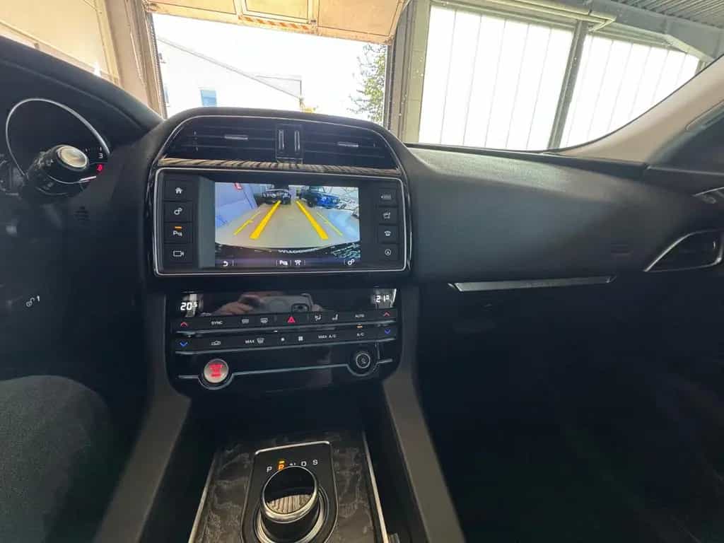 Jaguar F-Pace Prestige AWD /Leder/Kamera/4x Sitzheizung 10/2016-photo-15