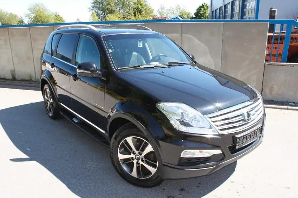 Ssangyong Rexton Allrad / AHK / 7 Sitzer/ 3500kg AHL 07/2017-photo-2