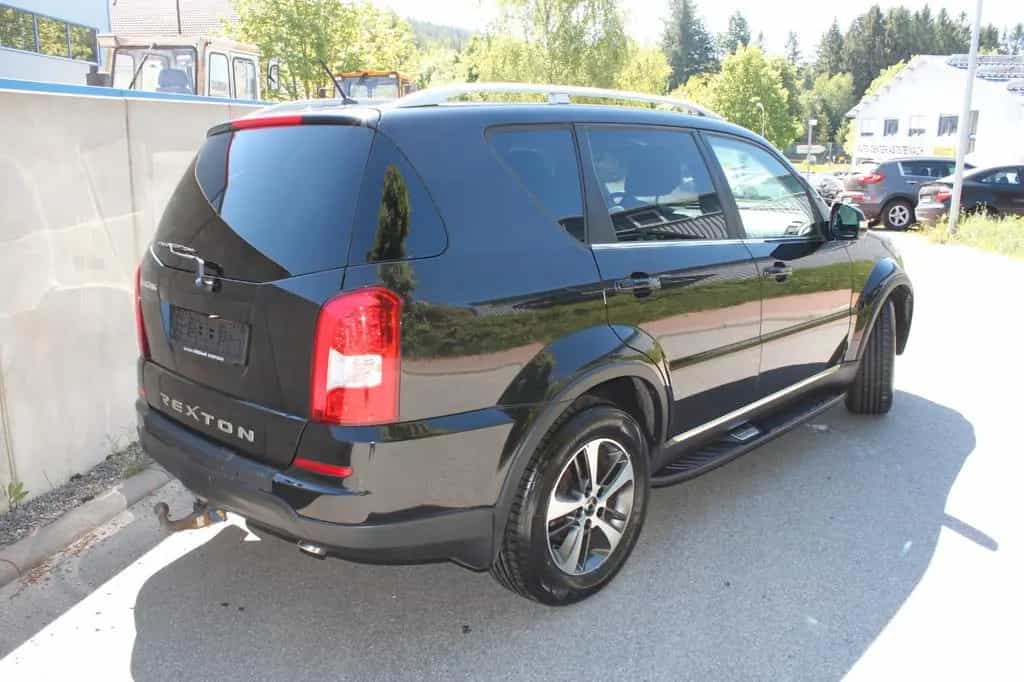 Ssangyong Rexton Allrad / AHK / 7 Sitzer/ 3500kg AHL 07/2017-photo-3